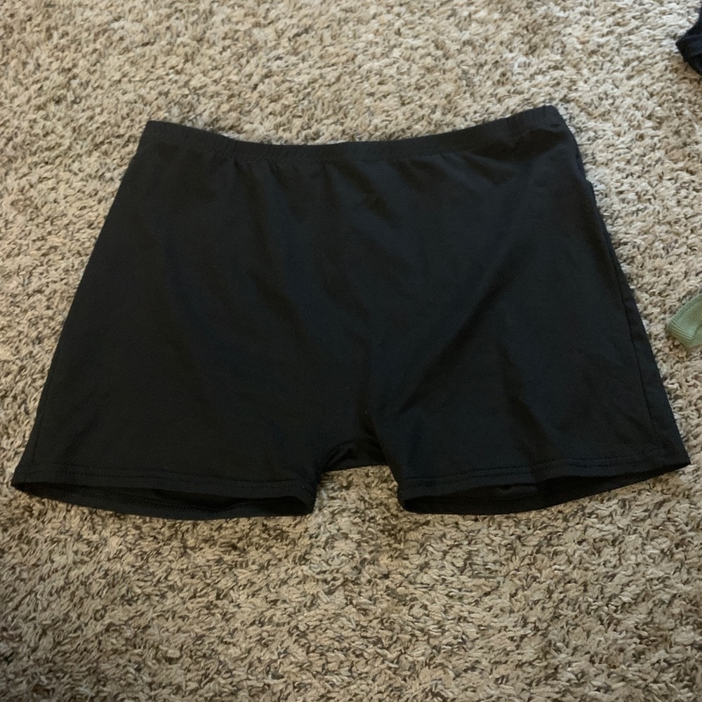 Some shorts 😍😍with skeleton heart on butt